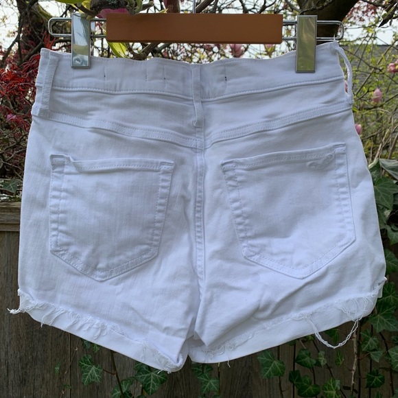 Hollister Curvy High-Rise White Rolled Denim Short - Picture 8 of 9